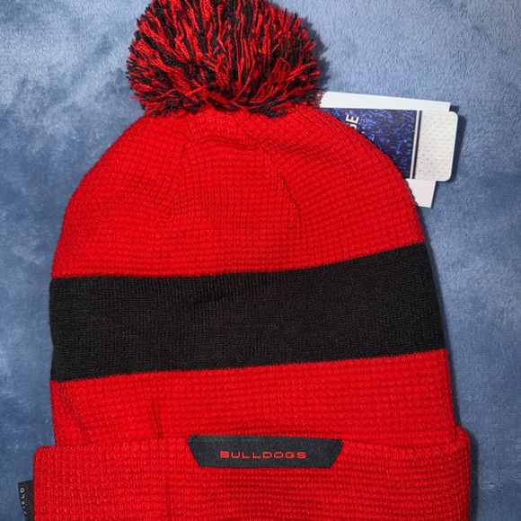 Nike Georgia Bulldogs Beanie Mens Red On Field Sideline Waffle Knit Pom New - Picture 3 of 4